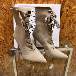 Steve Madden Tan Heeled Boots with Stiletto and Lacing